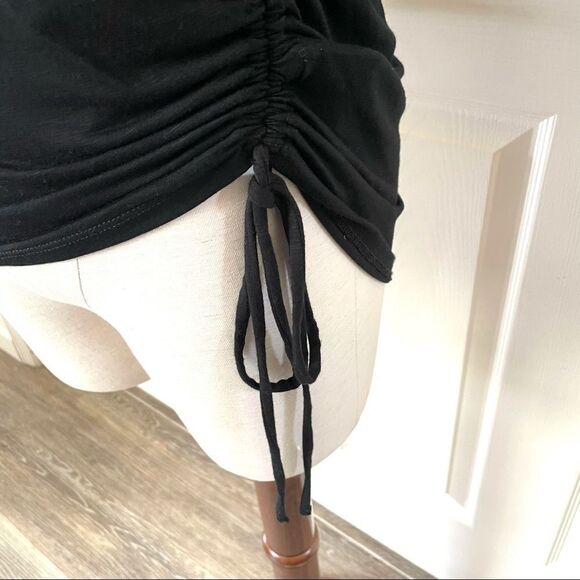 Maeve Anthro black side ruched short sleeve T - Picture 5 of 12